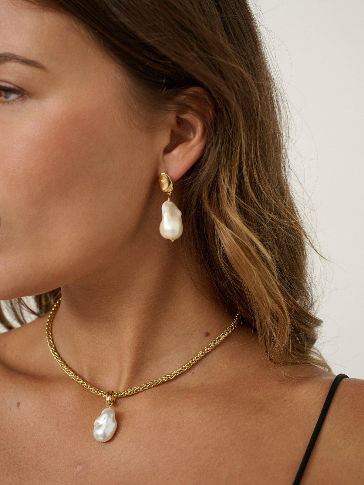 Natural Organic Pearl Drop Earrings – 18K Gold Pearl Earrings