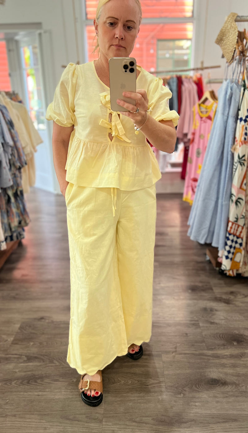 Lemon Scallop Pants