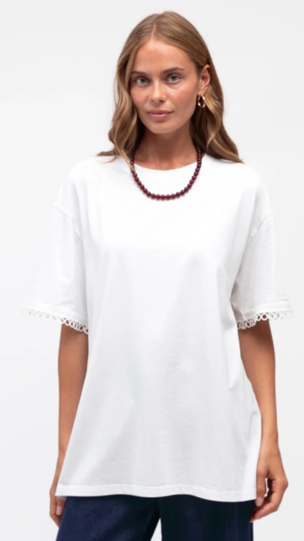 Tania detail white tee