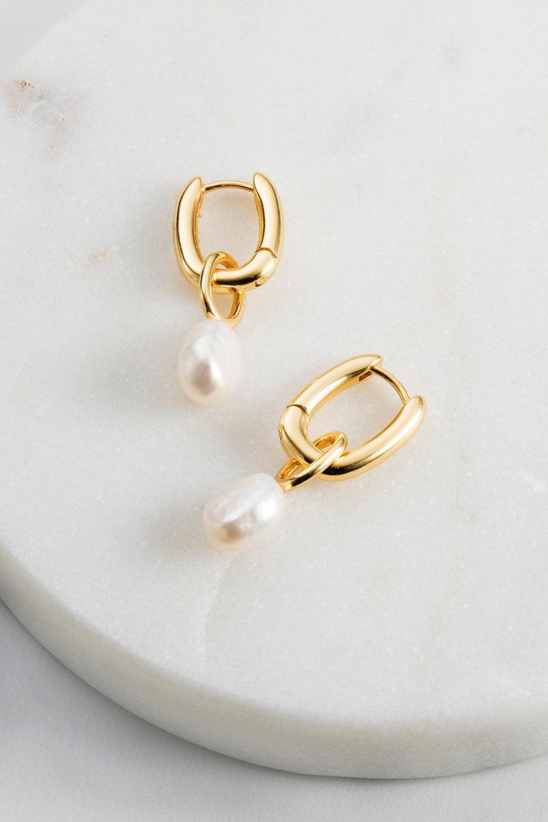 Freshwater pearl oval hoop earrings in 18K gold plated brass