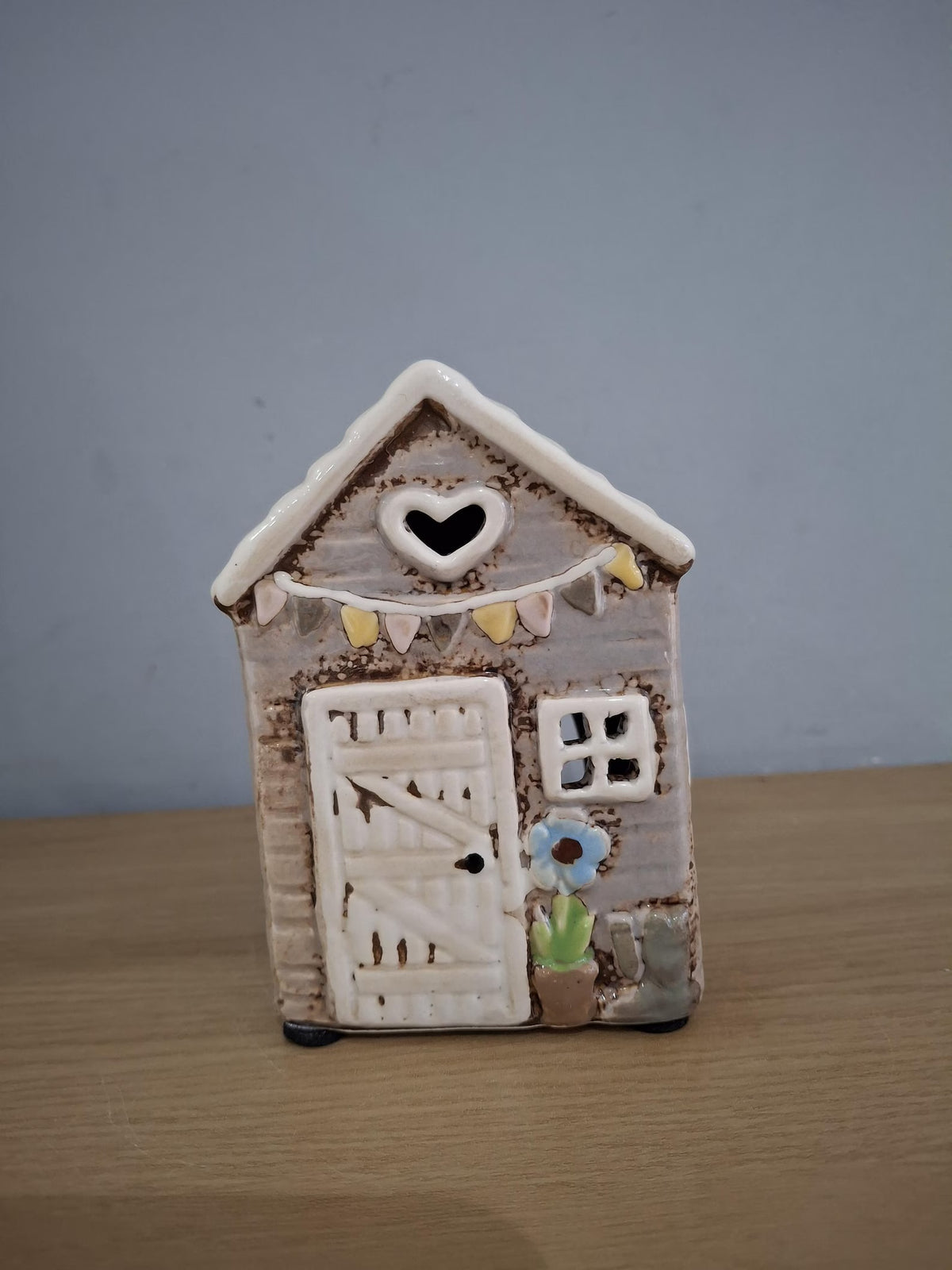 Ceramic garden shed tealight candle holder pastel ornament